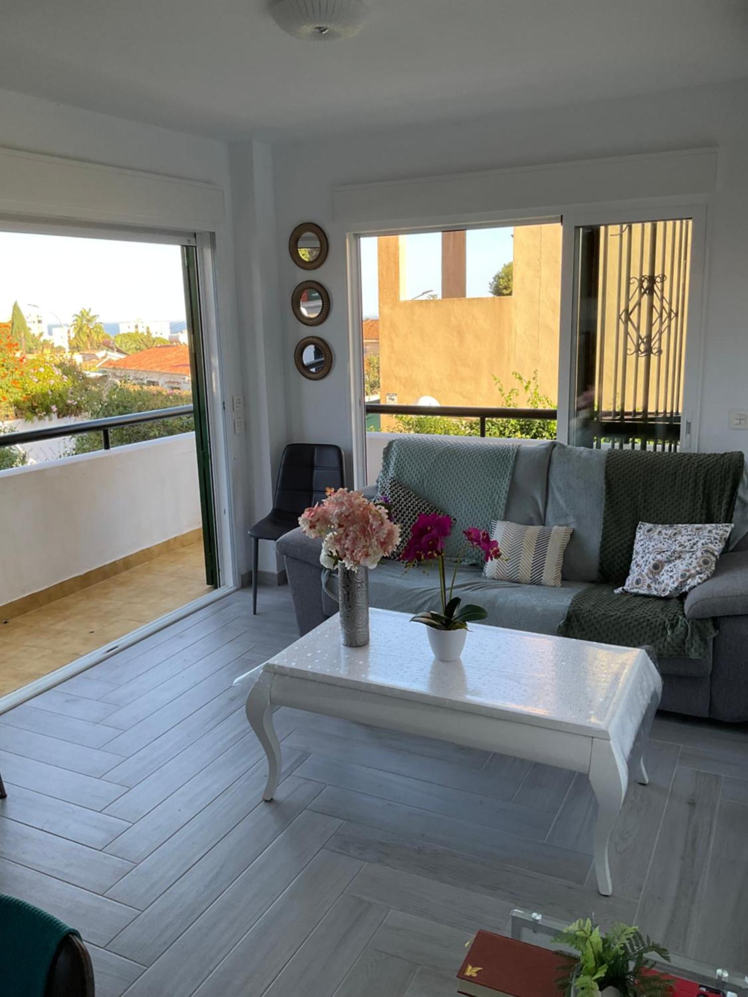 Appartement Moderne Pour 6 Adultes Benalmádena Exteriör bild